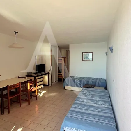 4 Pers Res 1ere Ligne Avec Piscine Sete