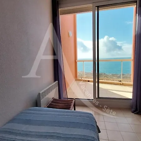 4 Pers Res 1ere Ligne Avec Piscine Sete
